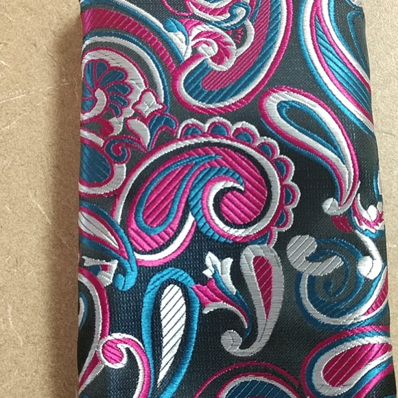 Men's Bow Tie Pocket Square and Cuff Links - Picture 3 of 4